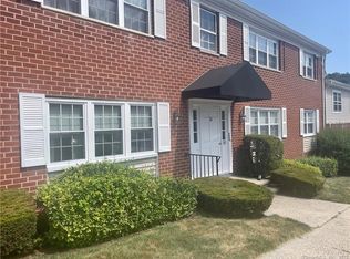 50 Greenhouse Rd UNIT 26A, Bridgeport, CT 06606