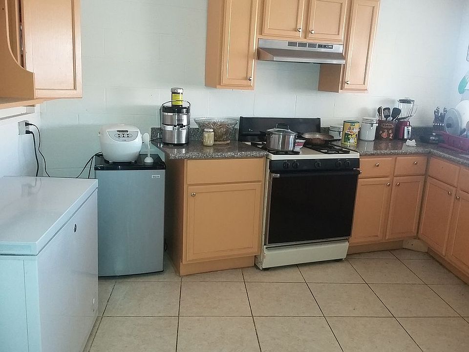 2nd image of 1027 Elm Ave #A