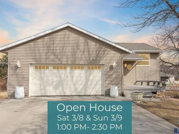 420 S Lakota Cir, Brandon, SD 57005
