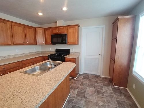 5th image of 6027 Chestnut Trl