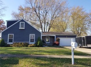 1117 S Airlane Dr, Decatur, IL 62521