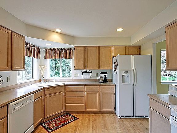 4th image of 13035 NE 196th Pl