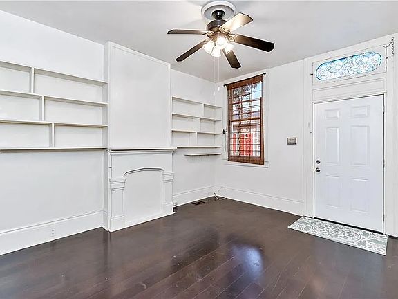 2nd image of 925 Port St
