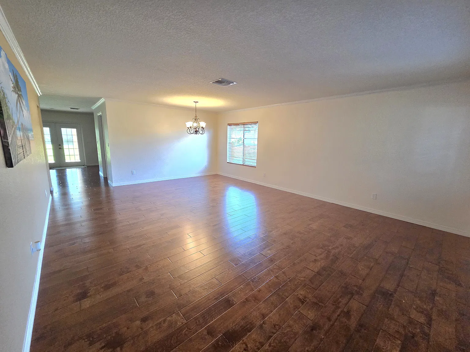 4 bed, 2.5 bath, 2600 sqft, $3,200 — Photo 3