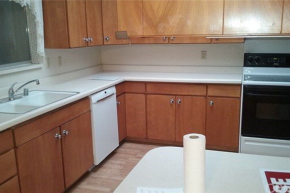 5th image of 1160 W Whittier Ave