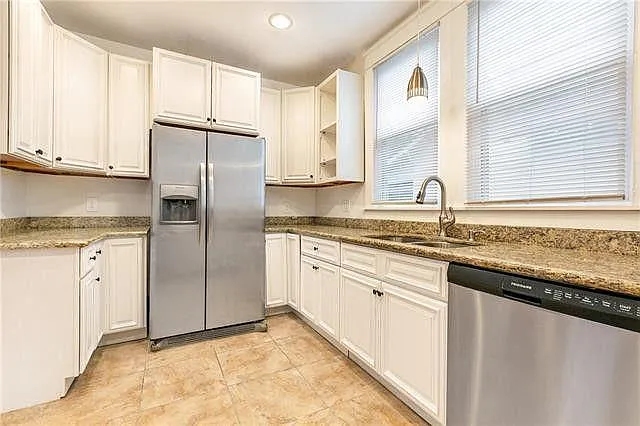 2644 Bruxelles St — Photo 7