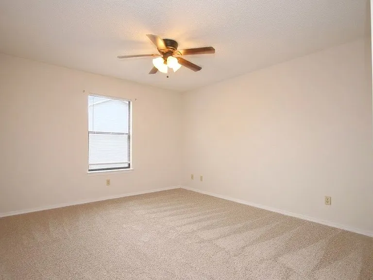 2303 W Michigan Ave #F9 — Photo 9