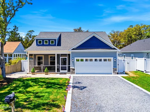 121 NW 12th Street, Oak Island, NC 28465