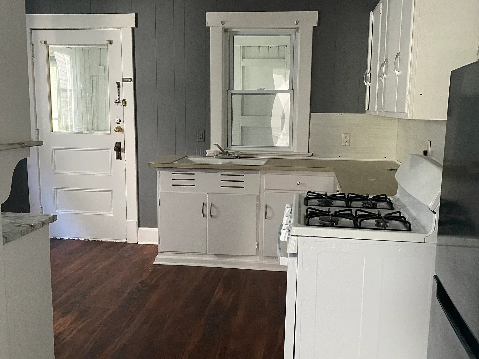 3 bed, $1,400 — Photo 4