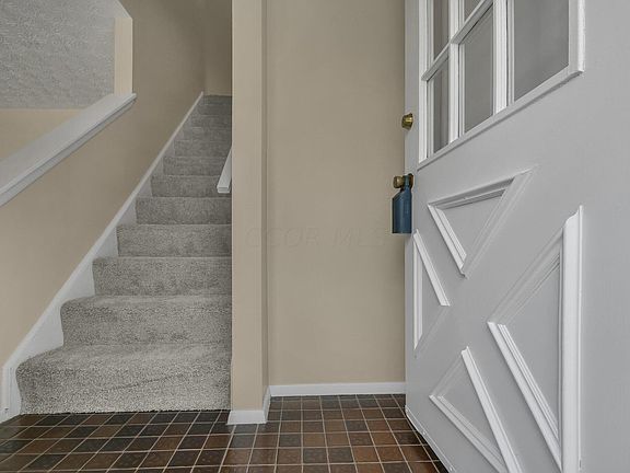2nd image of 1367 Hanson St