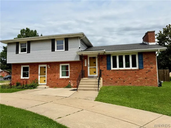 8200 Greiner Rd, Williamsville, NY 14221