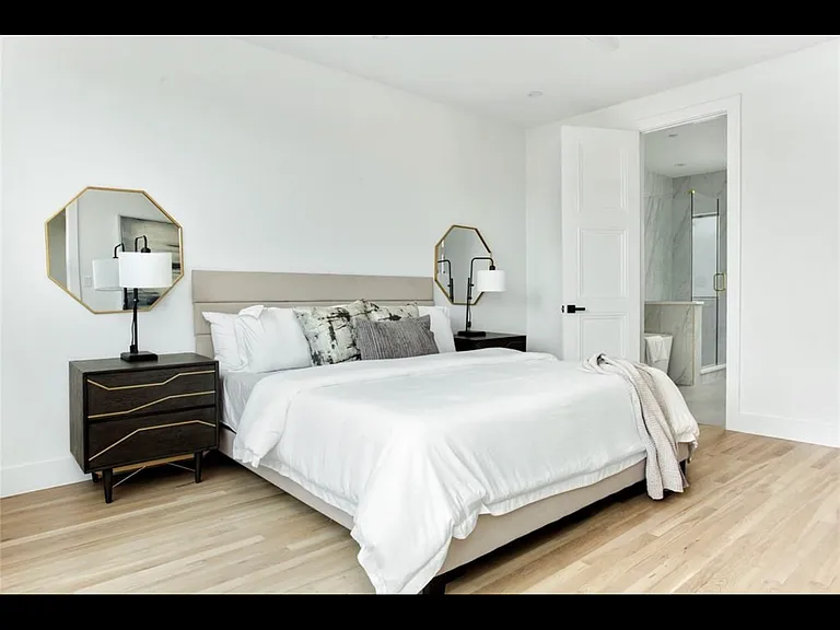 2633 Reagan St #203 — Photo 10