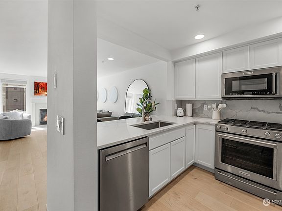 4th image of 225 4th Avenue #B301