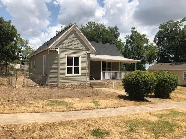 208 N 5th St, Ballinger, TX 76821