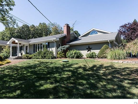 2nd image of 46 Dogwood Dr