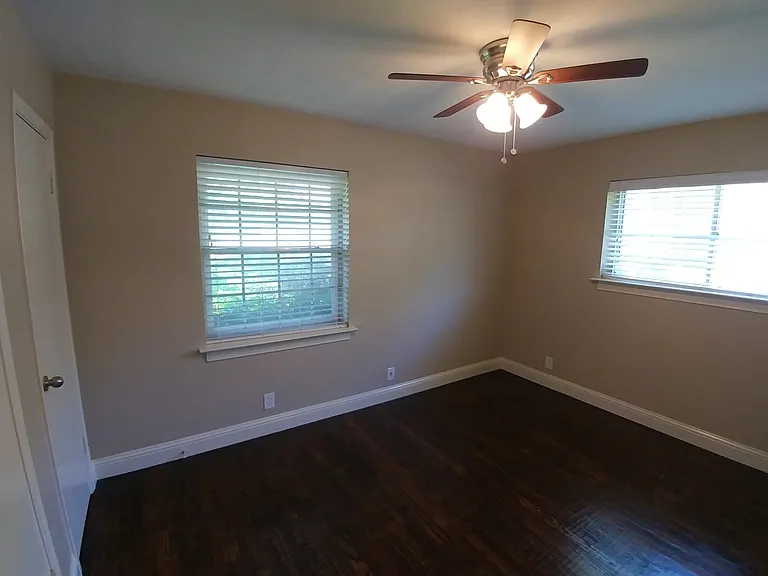 13434 Spring Grove Ave — Photo 17