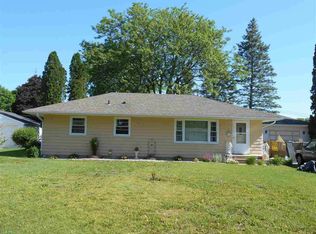 747 E Dogwood Dr, Beloit, WI 53511