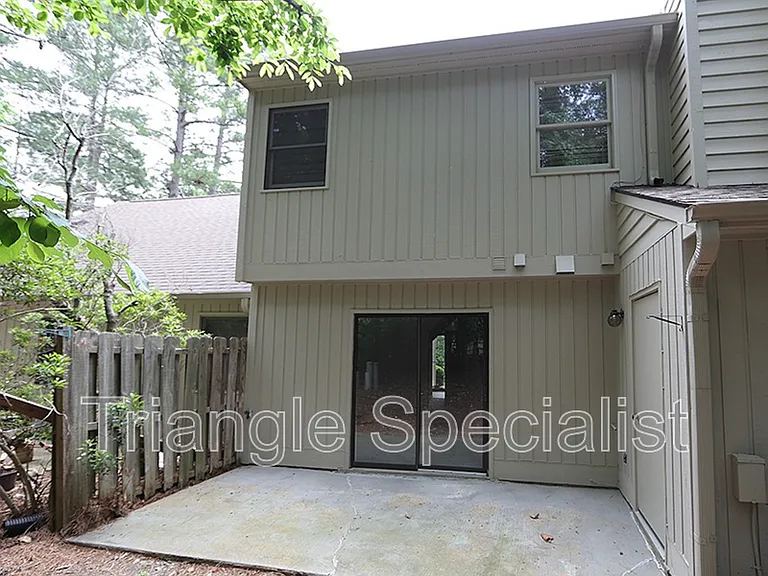 112 Mossbark Ln — Photo 12