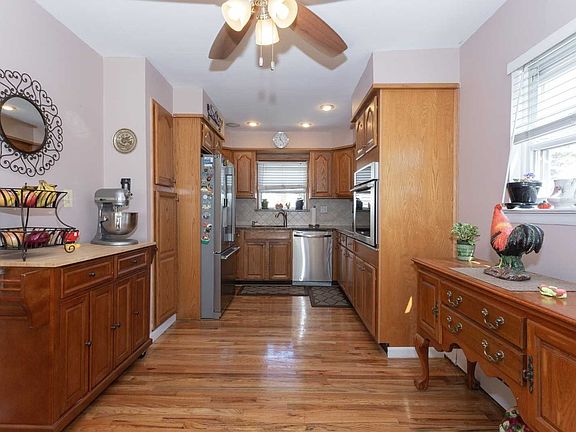 4th image of 336 W Waukena Ave