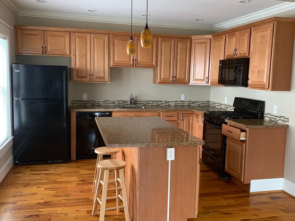 Spacious eat in kitchen