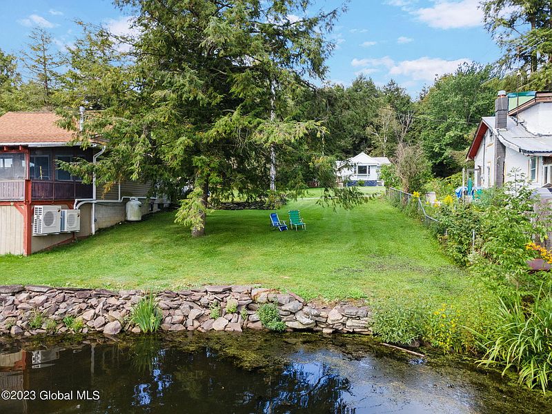5th image of 137 Lake Road