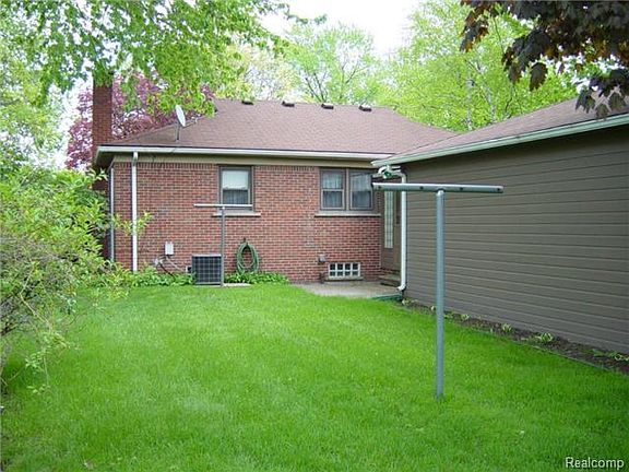 4th image of 9241 Gillman St