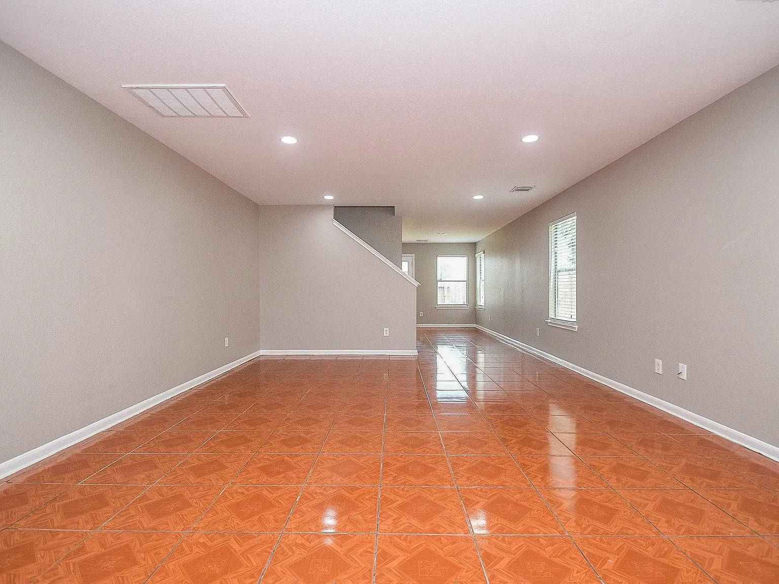 4 bed, 2.5 bath, 2580 sqft, $2,195 — Photo 4