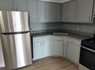6819 W 95th St APT 11, Oak Lawn, IL