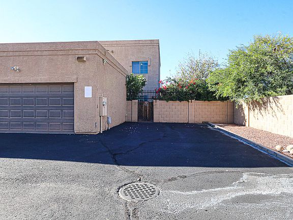 2nd image of 2826 E TRACY Lane #4