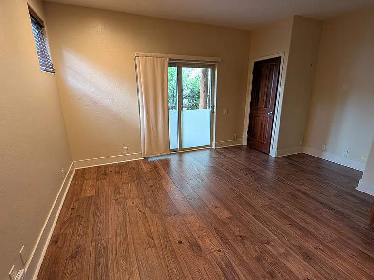 530 Evans Ct — Photo 14