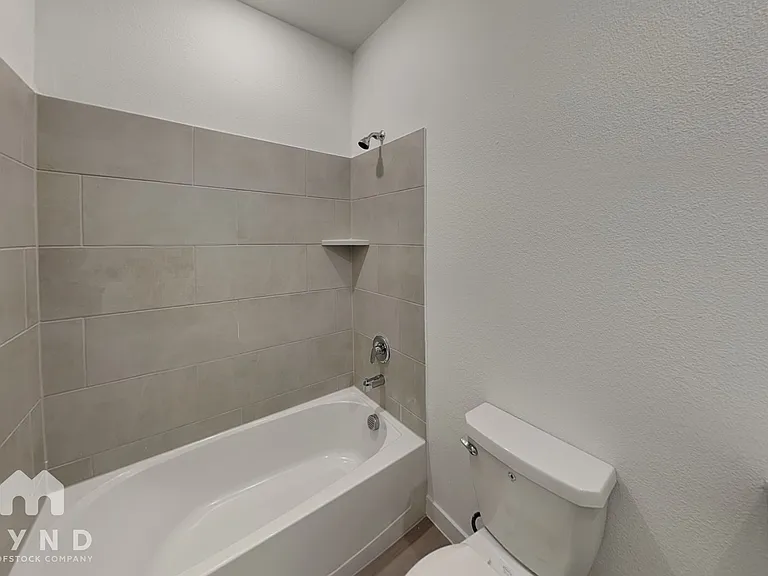 1746 Milton Dr — Photo 16