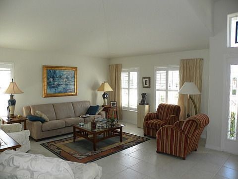 4th image of 1627 Grand Isle Blvd