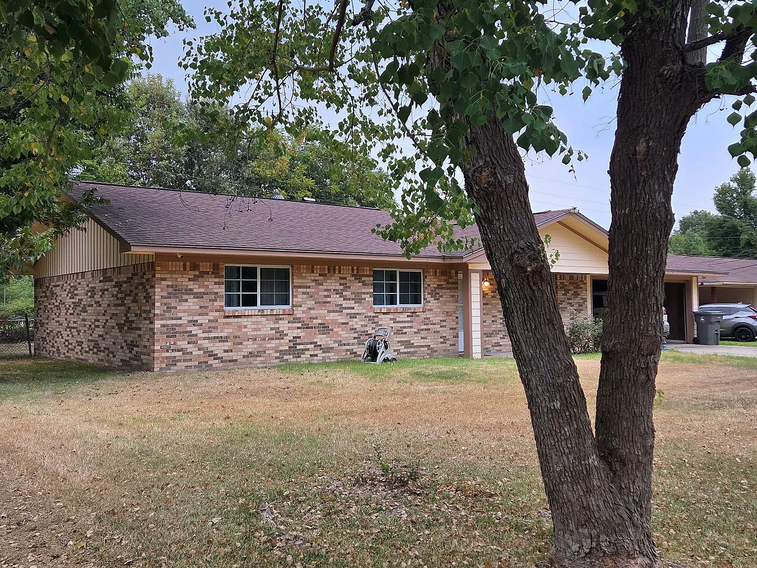 3 bed, 1220 sqft, $1,300 — Photo 2