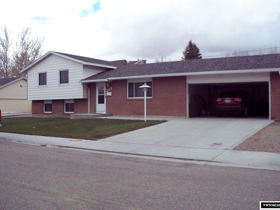 1st image of 213 Aspen Way