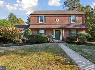 8315 Roberts Rd, Elkins Park, PA 19027