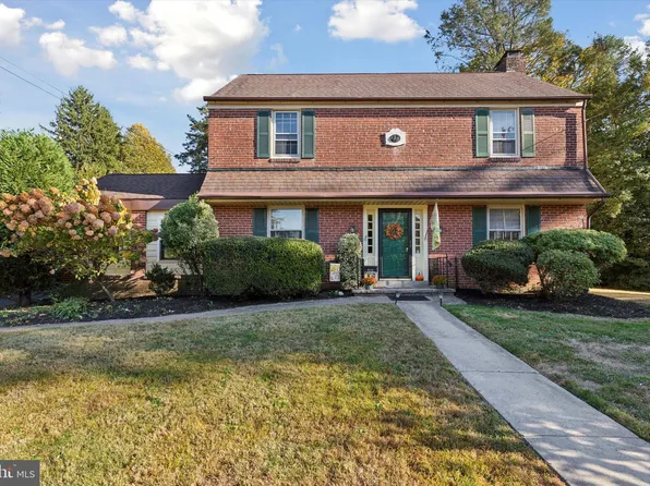 8315 Roberts Rd, Elkins Park, PA 19027
