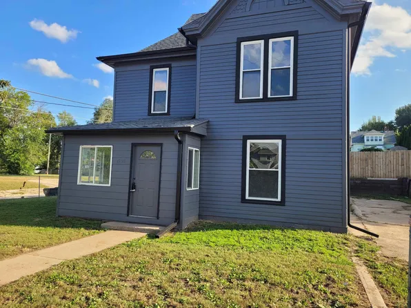 1902 & 1904 W 4th St, Sioux City, IA 51103