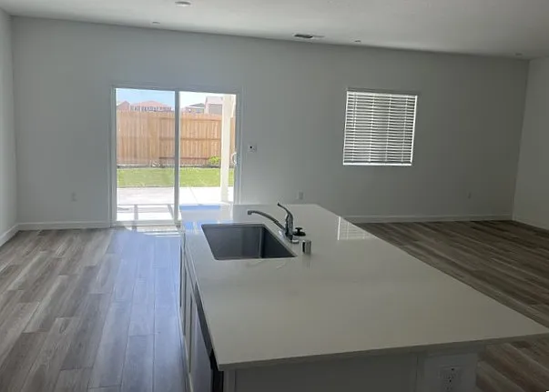 1072 Silverado Way — Photo 5