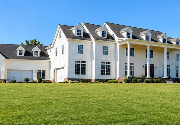 8671 Brooks Farm Rd, Bel Alton, MD 20611