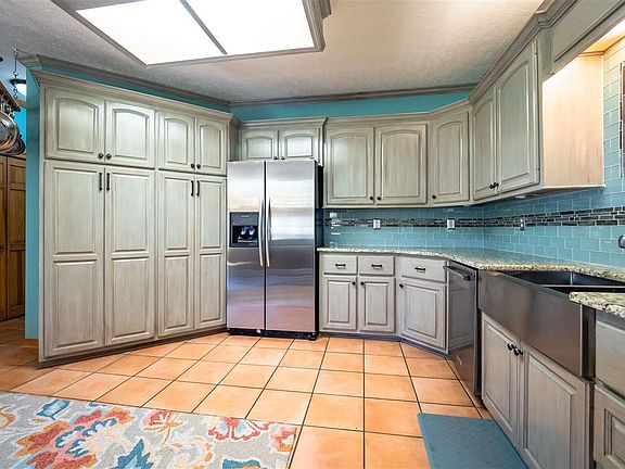 5th image of 172 Woodlands Green Dr