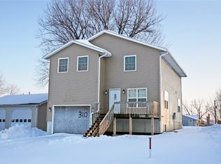 310 Grove St NW, Shellsburg, IA 52332