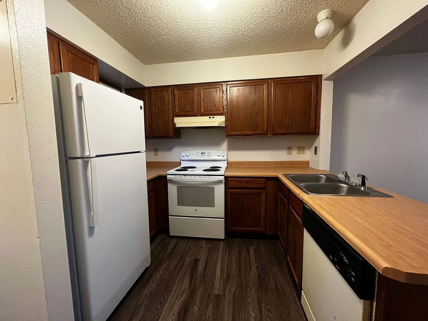 731 Westwinds Drive — Photo 2