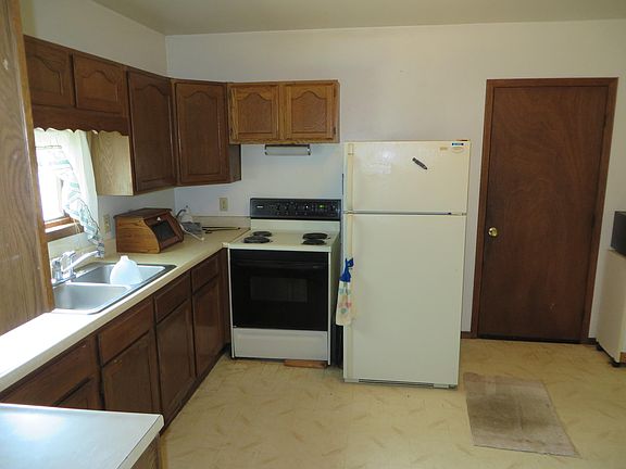 5th image of 304 Lake Ave S