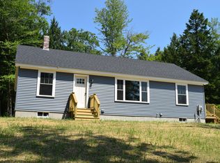 4 Linda Ln, Sebago, ME 04029
