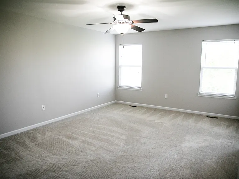 1004 Stillwater Dr — Photo 16