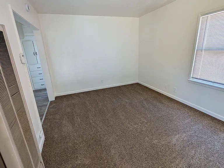 2327 Chester Ln #A — Photo 2