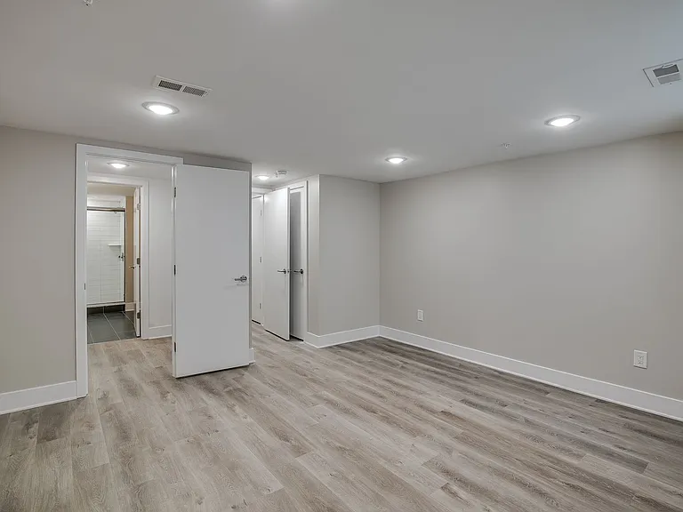 2019 N College Ave — Photo 44