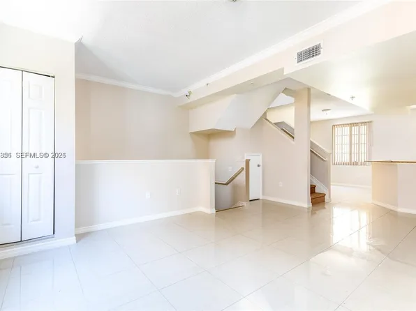 2845 NE 185th St, Aventura, FL
