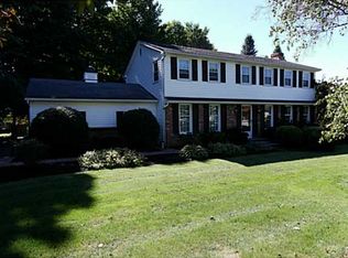 9 Wood Lily Ln, Fairport, NY 14450