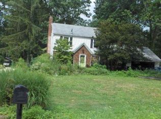 432 Schocalog Rd, Akron, OH 44320